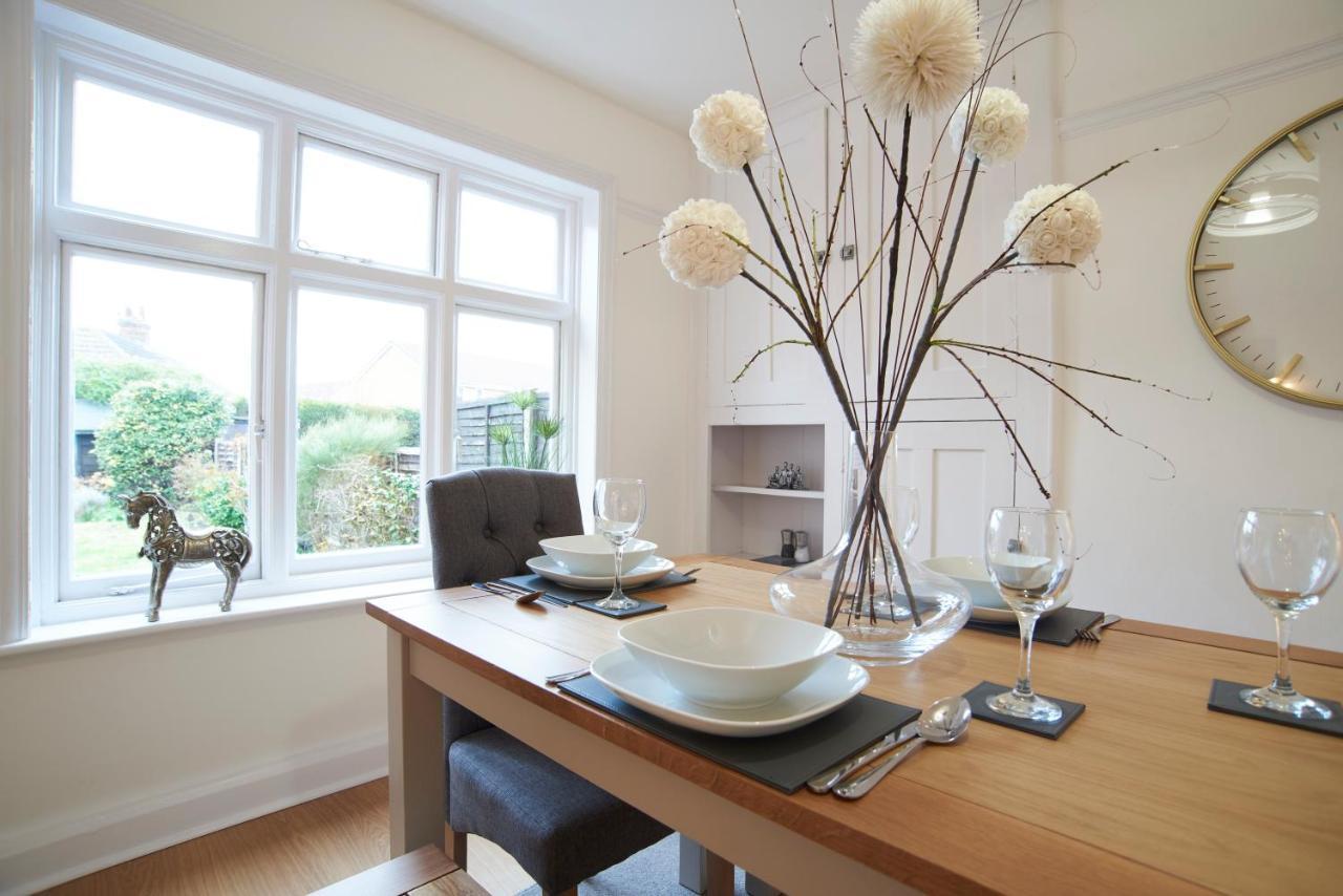 Doctors Lane Stylish 3 Bedroom Family House With Parking メルトン・モウブレイ エクステリア 写真